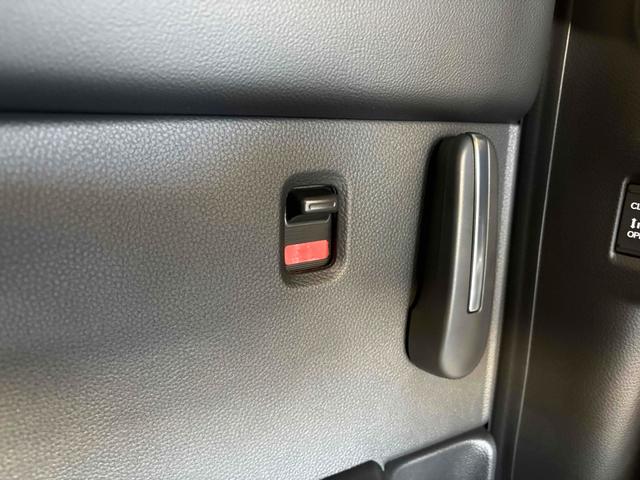 ステップワゴン スパーダ バックカメラ クリアランスソナー オートクルーズコントロール レーンアシスト 両側電動スライドドア オートライト 電動リアゲート スマートキー 電動格納ミラー シートヒーター 3列シート(41枚目)