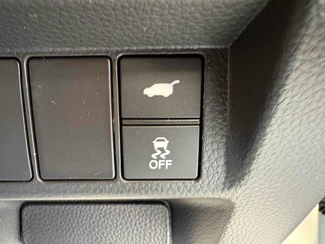 ステップワゴン スパーダ バックカメラ クリアランスソナー オートクルーズコントロール レーンアシスト 両側電動スライドドア オートライト 電動リアゲート スマートキー 電動格納ミラー シートヒーター 3列シート(51枚目)