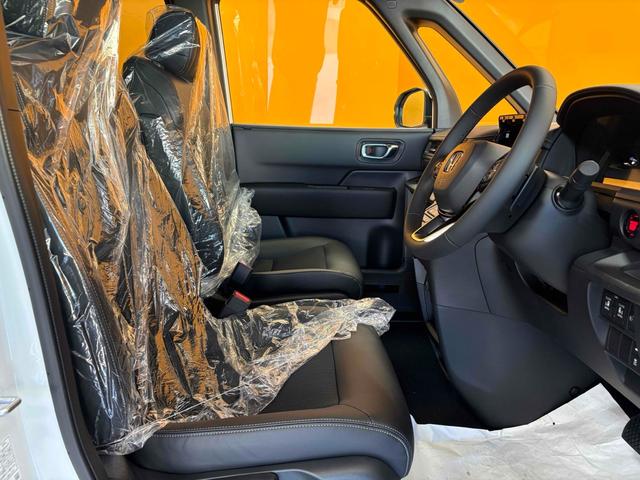 ステップワゴン スパーダ バックカメラ クリアランスソナー オートクルーズコントロール レーンアシスト 両側電動スライドドア オートライト 電動リアゲート スマートキー 電動格納ミラー シートヒーター 3列シート(56枚目)