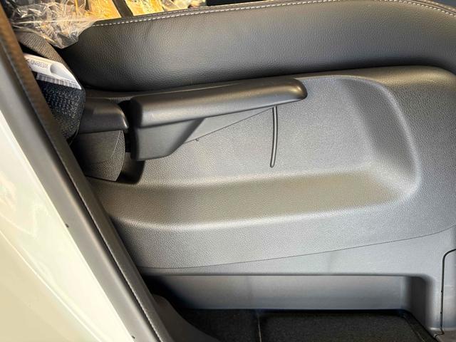 ステップワゴン スパーダ バックカメラ クリアランスソナー オートクルーズコントロール レーンアシスト 両側電動スライドドア オートライト 電動リアゲート スマートキー 電動格納ミラー シートヒーター 3列シート(57枚目)