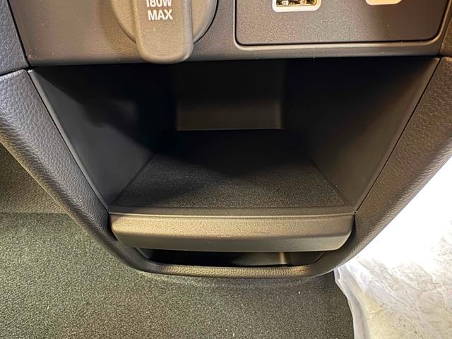 ステップワゴン スパーダ バックカメラ クリアランスソナー オートクルーズコントロール レーンアシスト 両側電動スライドドア オートライト 電動リアゲート スマートキー 電動格納ミラー シートヒーター 3列シート(78枚目)