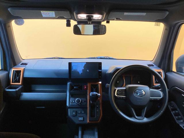 タフト G 衝突軽減B スカイルーフ 純正9インチディスプレイ パノラマモニター ETC LEDヘッドライト フォグライト スマートキー プッシュスタート アイドリングストップ 革巻きステアリング(5枚目)