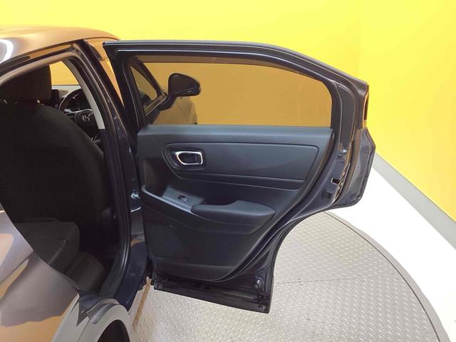 ヴェゼル ｅ：ＨＥＶ　Ｘ　ＥＴＣ　バックカメラ　クリアランスソナー　オートクルーズコントロール　レーンアシスト　衝突被害軽減システム　オートライト　ＬＥＤヘッドランプ　アルミホイール　スマートキー（23枚目）