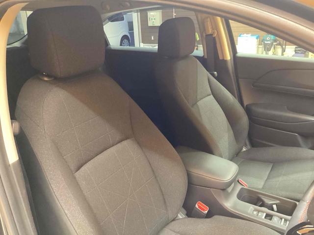 ヴェゼル ｅ：ＨＥＶ　Ｘ　ＥＴＣ　バックカメラ　クリアランスソナー　オートクルーズコントロール　レーンアシスト　衝突被害軽減システム　オートライト　ＬＥＤヘッドランプ　アルミホイール　スマートキー（32枚目）