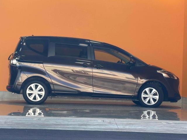 シエンタ X バックカメラ ナビ 両側スライド・片側電動 スマートキー アイドリングストップ 電動格納ミラー 3列シート ウォークスルー CVT 盗難防止システム 衝突安全ボディ ABS ESC(17枚目)