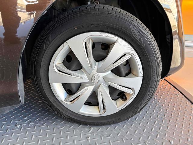 シエンタ X バックカメラ ナビ 両側スライド・片側電動 スマートキー アイドリングストップ 電動格納ミラー 3列シート ウォークスルー CVT 盗難防止システム 衝突安全ボディ ABS ESC(23枚目)