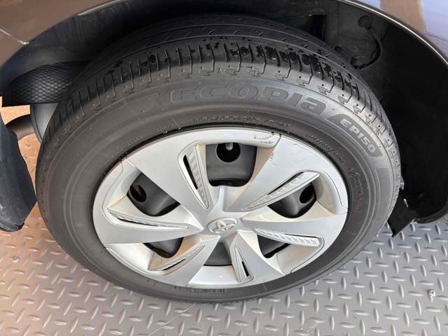 シエンタ X バックカメラ ナビ 両側スライド・片側電動 スマートキー アイドリングストップ 電動格納ミラー 3列シート ウォークスルー CVT 盗難防止システム 衝突安全ボディ ABS ESC(26枚目)