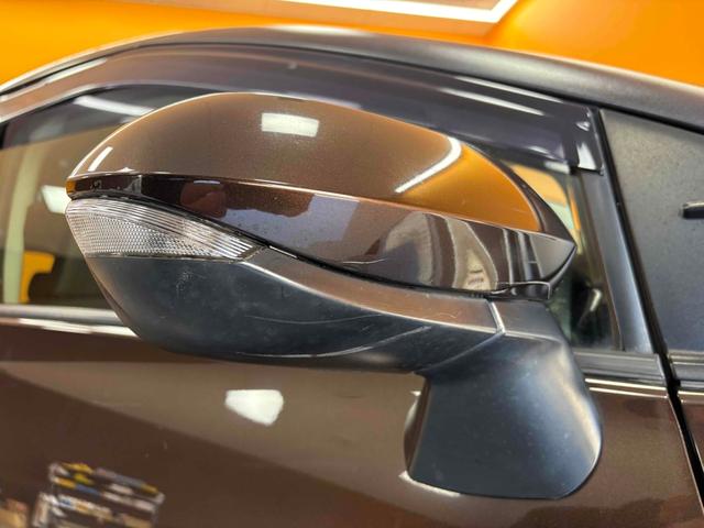 シエンタ X バックカメラ ナビ 両側スライド・片側電動 スマートキー アイドリングストップ 電動格納ミラー 3列シート ウォークスルー CVT 盗難防止システム 衝突安全ボディ ABS ESC(32枚目)