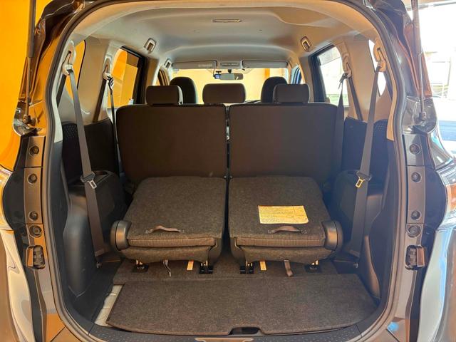 シエンタ X バックカメラ ナビ 両側スライド・片側電動 スマートキー アイドリングストップ 電動格納ミラー 3列シート ウォークスルー CVT 盗難防止システム 衝突安全ボディ ABS ESC(33枚目)