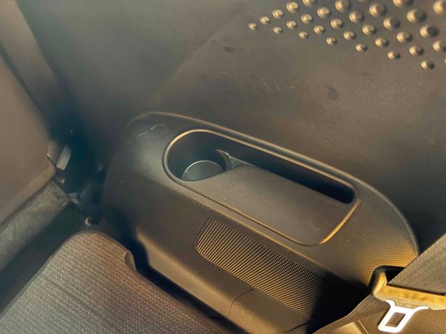 シエンタ X バックカメラ ナビ 両側スライド・片側電動 スマートキー アイドリングストップ 電動格納ミラー 3列シート ウォークスルー CVT 盗難防止システム 衝突安全ボディ ABS ESC(37枚目)