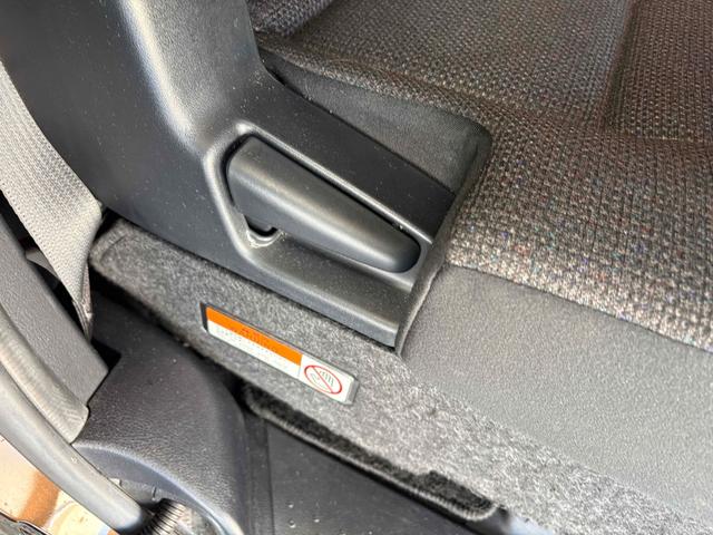 シエンタ X バックカメラ ナビ 両側スライド・片側電動 スマートキー アイドリングストップ 電動格納ミラー 3列シート ウォークスルー CVT 盗難防止システム 衝突安全ボディ ABS ESC(40枚目)