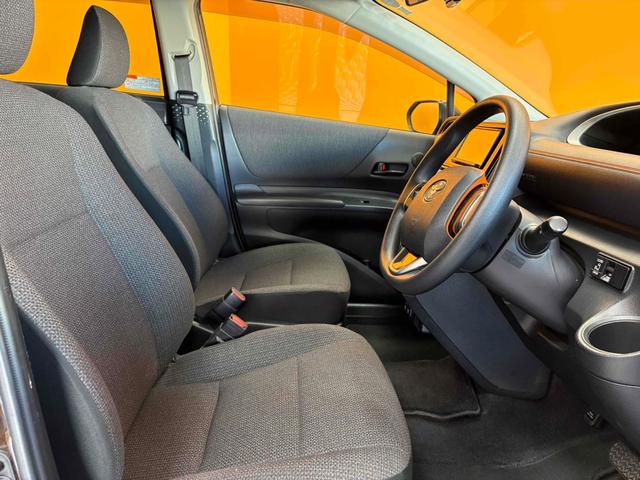 シエンタ X バックカメラ ナビ 両側スライド・片側電動 スマートキー アイドリングストップ 電動格納ミラー 3列シート ウォークスルー CVT 盗難防止システム 衝突安全ボディ ABS ESC(43枚目)