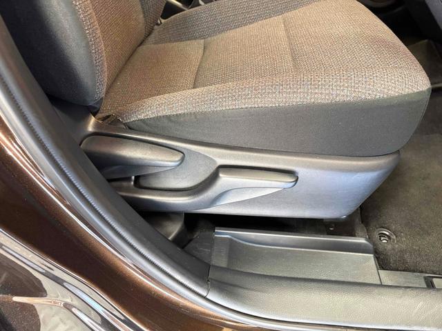 シエンタ X バックカメラ ナビ 両側スライド・片側電動 スマートキー アイドリングストップ 電動格納ミラー 3列シート ウォークスルー CVT 盗難防止システム 衝突安全ボディ ABS ESC(44枚目)