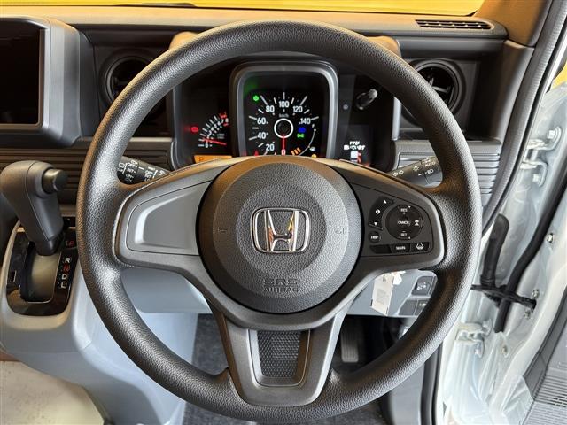 ハンドルの状態が悪いと運転に集中できませんよね。こちらの車、お気軽にお問い合わせください。