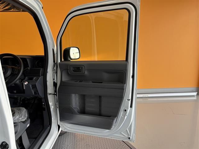 ご覧いただきありがとうございます♪気になったお車がありましたらお気軽にお電話をください♪