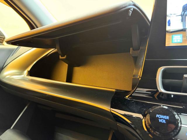 アクア Z 4WD 全周囲カメラ ナビ TV クリアランスソナー オートクルーズコントロール レーンアシスト 衝突被害軽減システム アルミホイール オートマチックハイビーム オートライト(14枚目)