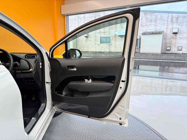 アクア Z 4WD 全周囲カメラ ナビ TV クリアランスソナー オートクルーズコントロール レーンアシスト 衝突被害軽減システム アルミホイール オートマチックハイビーム オートライト(50枚目)