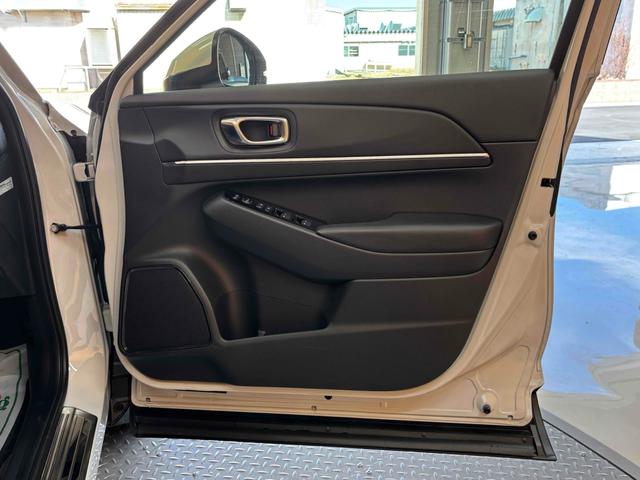 ヴェゼル e:HEV Z 4WD 全周囲カメラ クリアランスソナー オートクルーズコントロール レーンアシスト 衝突被害軽減システム ナビ TV オートライト LEDヘッドランプ 電動リアゲート(49枚目)