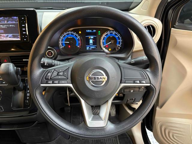 デイズ Ｘ　４ＷＤ　ＥＴＣ　全周囲カメラ　ナビ　ＴＶ　オートライト　スマートキー　アイドリングストップ　電動格納ミラー　シートヒーター　ＣＶＴ　ＣＤ　Ｂｌｕｅｔｏｏｔｈ　アルミホイール（6枚目）