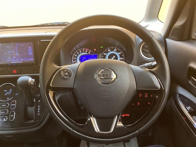 ハンドルの状態が悪いと運転に集中できませんよね。こちらの車、お気軽にお問い合わせください。