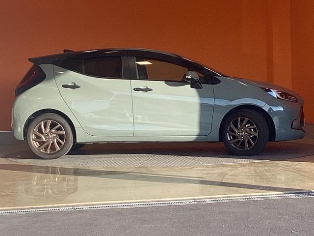 アクア Ｚ　ラフィネ　全周囲カメラ　クリアランスソナー　オートクルーズコントロール　レーンアシスト　パークアシスト　衝突被害軽減システム　アルミホイール　オートマチックハイビーム　オートライト　ＬＥＤヘッドランプ（17枚目）