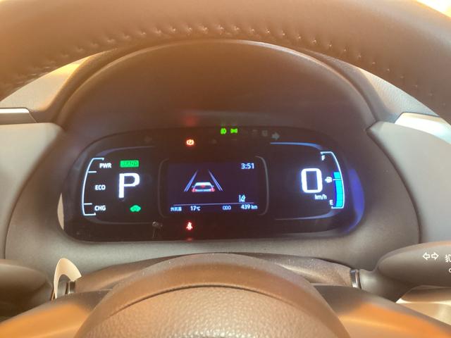 アクア Ｚ　ラフィネ　全周囲カメラ　クリアランスソナー　オートクルーズコントロール　レーンアシスト　パークアシスト　衝突被害軽減システム　アルミホイール　オートマチックハイビーム　オートライト　ＬＥＤヘッドランプ（31枚目）