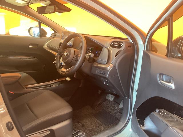 アクア Ｚ　ラフィネ　全周囲カメラ　クリアランスソナー　オートクルーズコントロール　レーンアシスト　パークアシスト　衝突被害軽減システム　アルミホイール　オートマチックハイビーム　オートライト　ＬＥＤヘッドランプ（35枚目）