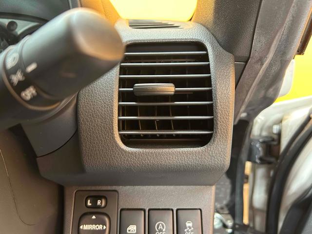 コペン ローブ　ＥＴＣ　ナビ　ＴＶ　ＣＶＴ　スマートキー　アイドリングストップ　シートヒーター　アルミホイール　ＥＳＣ　Ｂｌｕｅｔｏｏｔｈ　エアコン（32枚目）