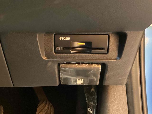 ノート Ｘ　ＦＯＵＲ　全周囲カメラ　ナビ　ＴＶ　クリアランスソナー　オートクルーズコントロール　衝突被害軽減システム　アルミホイール　オートマチックハイビーム　オートライト　スマートキー　電動格納ミラー（11枚目）