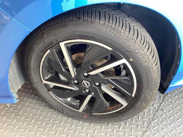 ノート Ｘ　ＦＯＵＲ　全周囲カメラ　ナビ　ＴＶ　クリアランスソナー　オートクルーズコントロール　衝突被害軽減システム　アルミホイール　オートマチックハイビーム　オートライト　スマートキー　電動格納ミラー（51枚目）