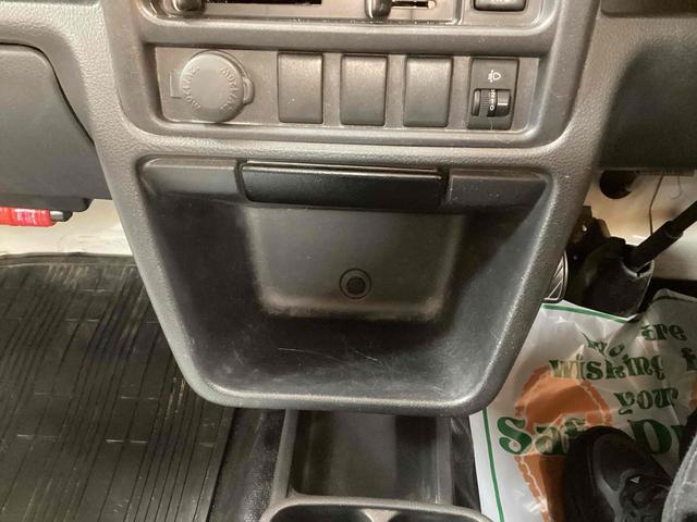 NT100クリッパートラック DX ミッション車 マニュアルエアコン 運転席エアバッグ 助手席エアバッグ シガーソケット パワーステアリング(30枚目)