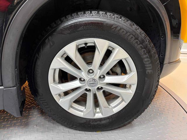 エクストレイル ２０Ｘ　エマージェンシーブレーキパッケージ　４ＷＤ　ＥＴＣ　バックカメラ　クリアランスソナー　衝突被害軽減システム　ナビ　ＴＶ　オートライト　アルミホイール　スマートキー　アイドリングストップ　電動格納ミラー　シートヒーター（14枚目）