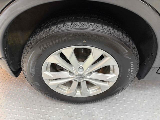 エクストレイル ２０Ｘ　エマージェンシーブレーキパッケージ　４ＷＤ　ＥＴＣ　バックカメラ　クリアランスソナー　衝突被害軽減システム　ナビ　ＴＶ　オートライト　アルミホイール　スマートキー　アイドリングストップ　電動格納ミラー　シートヒーター（17枚目）