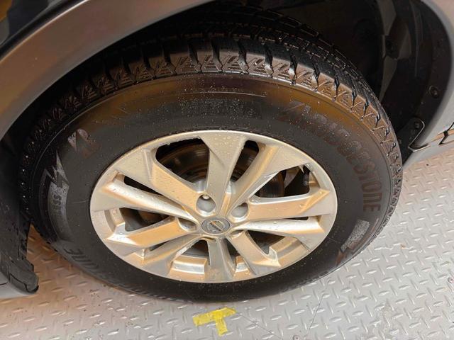 エクストレイル ２０Ｘ　エマージェンシーブレーキパッケージ　４ＷＤ　ＥＴＣ　バックカメラ　クリアランスソナー　衝突被害軽減システム　ナビ　ＴＶ　オートライト　アルミホイール　スマートキー　アイドリングストップ　電動格納ミラー　シートヒーター（19枚目）