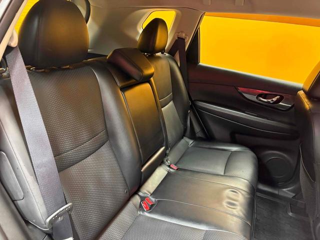 エクストレイル ２０Ｘ　エマージェンシーブレーキパッケージ　４ＷＤ　ＥＴＣ　バックカメラ　クリアランスソナー　衝突被害軽減システム　ナビ　ＴＶ　オートライト　アルミホイール　スマートキー　アイドリングストップ　電動格納ミラー　シートヒーター（31枚目）