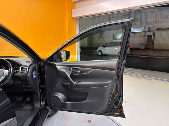 エクストレイル ２０Ｘ　エマージェンシーブレーキパッケージ　４ＷＤ　ＥＴＣ　バックカメラ　クリアランスソナー　衝突被害軽減システム　ナビ　ＴＶ　オートライト　アルミホイール　スマートキー　アイドリングストップ　電動格納ミラー　シートヒーター（40枚目）