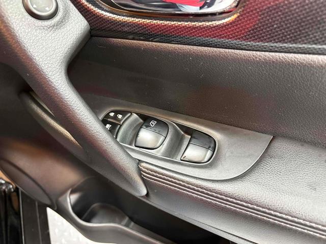 エクストレイル ２０Ｘ　エマージェンシーブレーキパッケージ　４ＷＤ　ＥＴＣ　バックカメラ　クリアランスソナー　衝突被害軽減システム　ナビ　ＴＶ　オートライト　アルミホイール　スマートキー　アイドリングストップ　電動格納ミラー　シートヒーター（44枚目）