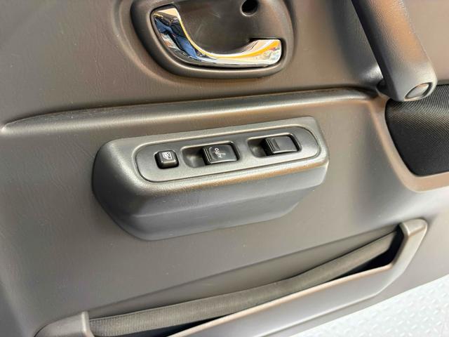 ジムニー クロスアドベンチャー　４ＷＤ　ＥＴＣ　ナビ　電動格納ミラー　シートヒーター　ＡＴ　ＣＤ　ＤＶＤ再生　アルミホイール　エアコン　パワーウィンドウ（41枚目）
