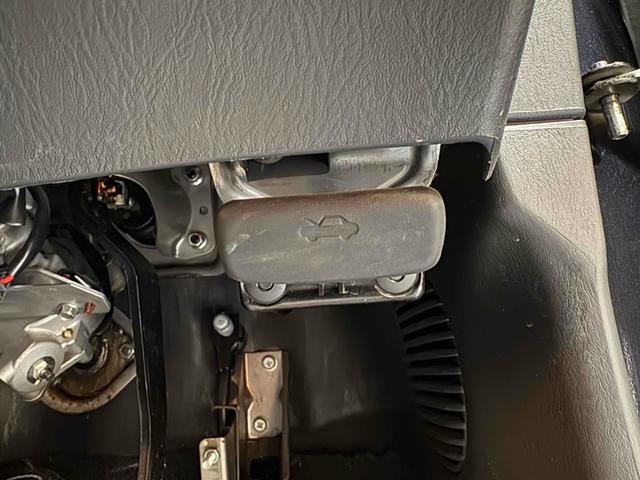 ジムニー クロスアドベンチャー　４ＷＤ　ＥＴＣ　ナビ　電動格納ミラー　シートヒーター　ＡＴ　ＣＤ　ＤＶＤ再生　アルミホイール　エアコン　パワーウィンドウ（43枚目）