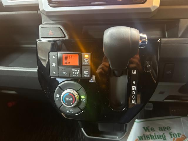 ピクシスメガ Ｌ　ＳＡＩＩＩ　４ＷＤ　ＥＴＣ　バックカメラ　両側電動スライドドア　クリアランスソナー　衝突被害軽減システム　オートマチックハイビーム　オートライト　スマートキー　アイドリングストップ　シートヒーター　ベンチシート（36枚目）