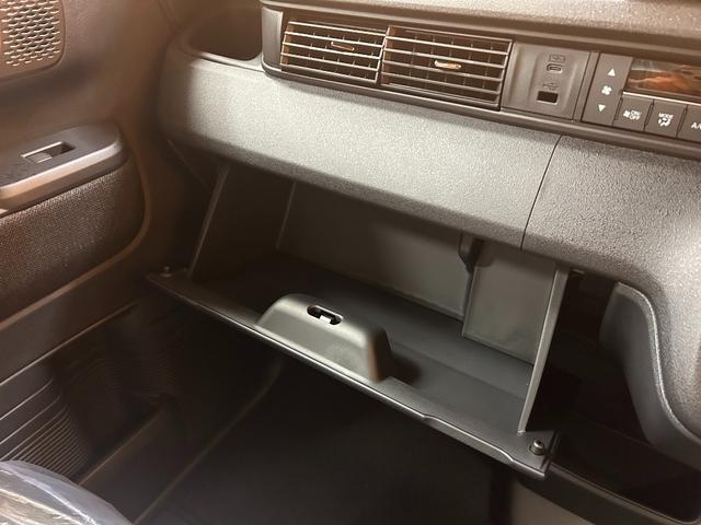 Ｎ－ＢＯＸカスタム ベースグレード　バックカメラ　両側スライド・片側電動　クリアランスソナー　オートクルーズコントロール　レーンアシスト　衝突被害軽減システム　オートライト　ＬＥＤヘッドランプ　スマートキー　アイドリングストップ（29枚目）