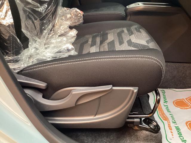 タフト Ｇ　クロムベンチャー　バックカメラ　クリアランスソナー　オートクルーズコントロール　衝突被害軽減システム　オートライト　ＬＥＤヘッドランプ　スマートキー　アイドリングストップ　電動格納ミラー　シートヒーター　サンルーフ（33枚目）