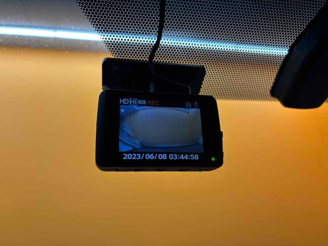 �h���C�u���R�[�_�[������f���Ɖ������L�^���Ă����h���C�u���R�[�_�[�́A���̂̍ۂɊm���ȏ؋��\�͂𔭊����Ă���܂��B