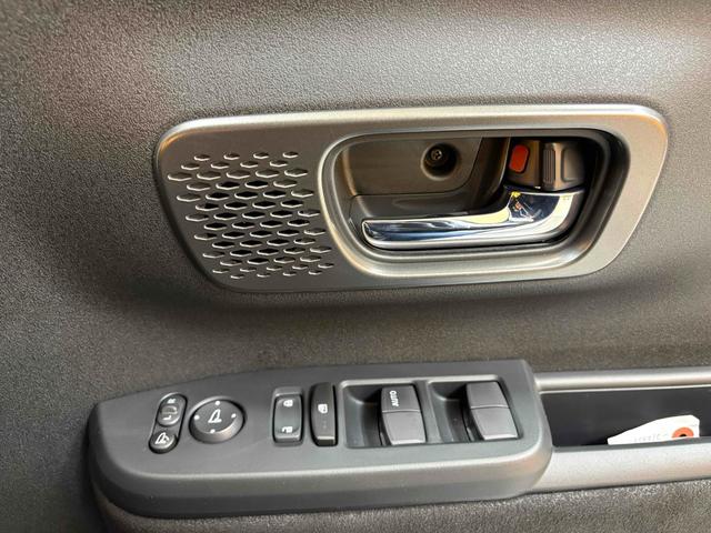 Ｎ－ＢＯＸカスタム ターボ　バックカメラ　両側電動スライドドア　クリアランスソナー　オートクルーズコントロール　レーンアシスト　オートライト　スマートキー　アイドリングストップ　電動格納ミラー　シートヒーター　ベンチシート（14枚目）