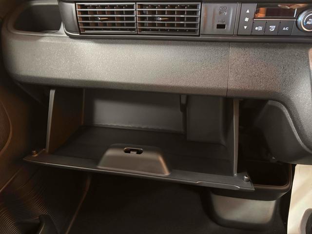 Ｎ－ＢＯＸカスタム ベースグレード　バックカメラ　両側スライド・片側電動　クリアランスソナー　オートクルーズコントロール　レーンアシスト　オートライト　スマートキー　アイドリングストップ　電動格納ミラー　シートヒーター　ＣＶＴ　ＥＳＣ（47枚目）