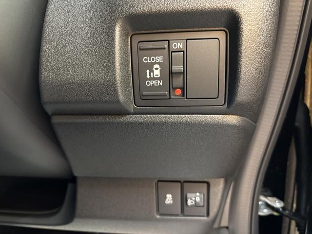 ホンダ N-BOXカスタム 13枚目