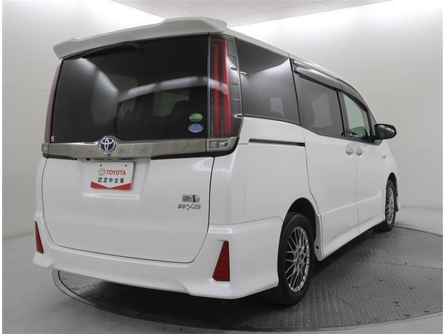 ノア ハイブリッドＳｉ　ダブルバイビー　フルセグ　メモリーナビ　ＤＶＤ再生　ミュージックプレイヤー接続可　後席モニター　バックカメラ　衝突被害軽減システム　ＥＴＣ　両側電動スライド　ＬＥＤヘッドランプ　乗車定員７人　３列シート　フルエアロ（9枚目）