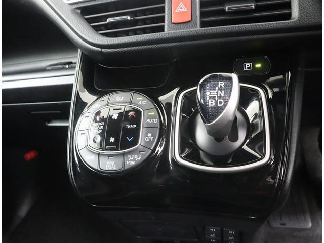 ノア ハイブリッドＳｉ　ダブルバイビー　フルセグ　メモリーナビ　ＤＶＤ再生　ミュージックプレイヤー接続可　後席モニター　バックカメラ　衝突被害軽減システム　ＥＴＣ　両側電動スライド　ＬＥＤヘッドランプ　乗車定員７人　３列シート　フルエアロ（24枚目）