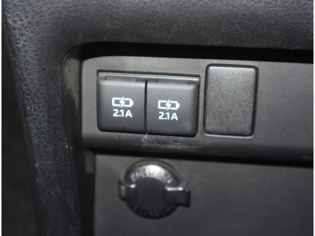 ノア ハイブリッドＳｉ　ダブルバイビー　フルセグ　メモリーナビ　ＤＶＤ再生　ミュージックプレイヤー接続可　後席モニター　バックカメラ　衝突被害軽減システム　ＥＴＣ　両側電動スライド　ＬＥＤヘッドランプ　乗車定員７人　３列シート　フルエアロ（26枚目）