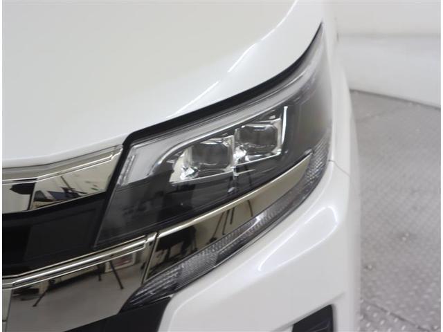 ノア ハイブリッドＳｉ　ダブルバイビー　フルセグ　メモリーナビ　ＤＶＤ再生　ミュージックプレイヤー接続可　後席モニター　バックカメラ　衝突被害軽減システム　ＥＴＣ　両側電動スライド　ＬＥＤヘッドランプ　乗車定員７人　３列シート　フルエアロ（41枚目）